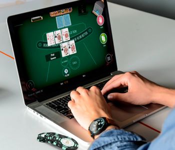 Melhores regras e estratégias de poker online